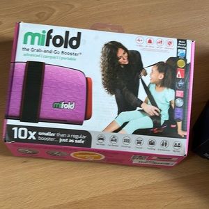 Mifold booster seat